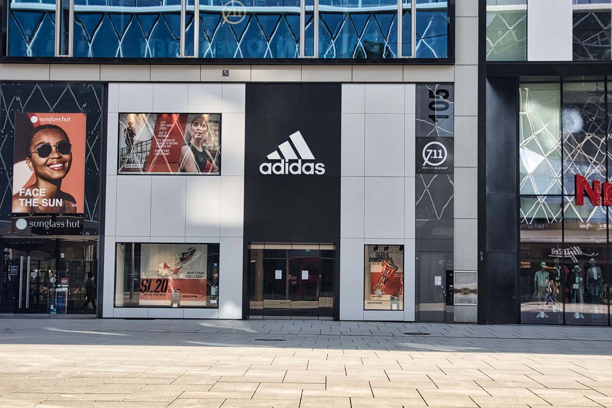 Adidas: Shoes, Balenciaga, Yeezy, Superstar and Predator adidas-modemarke-designer-sport-shoppen-einkaufen-fußball-trikot