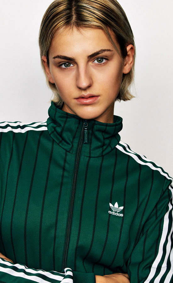 Ariane Jung<br /><span class="model-data-overview">EU 176cm | US 5′ 9”</span>