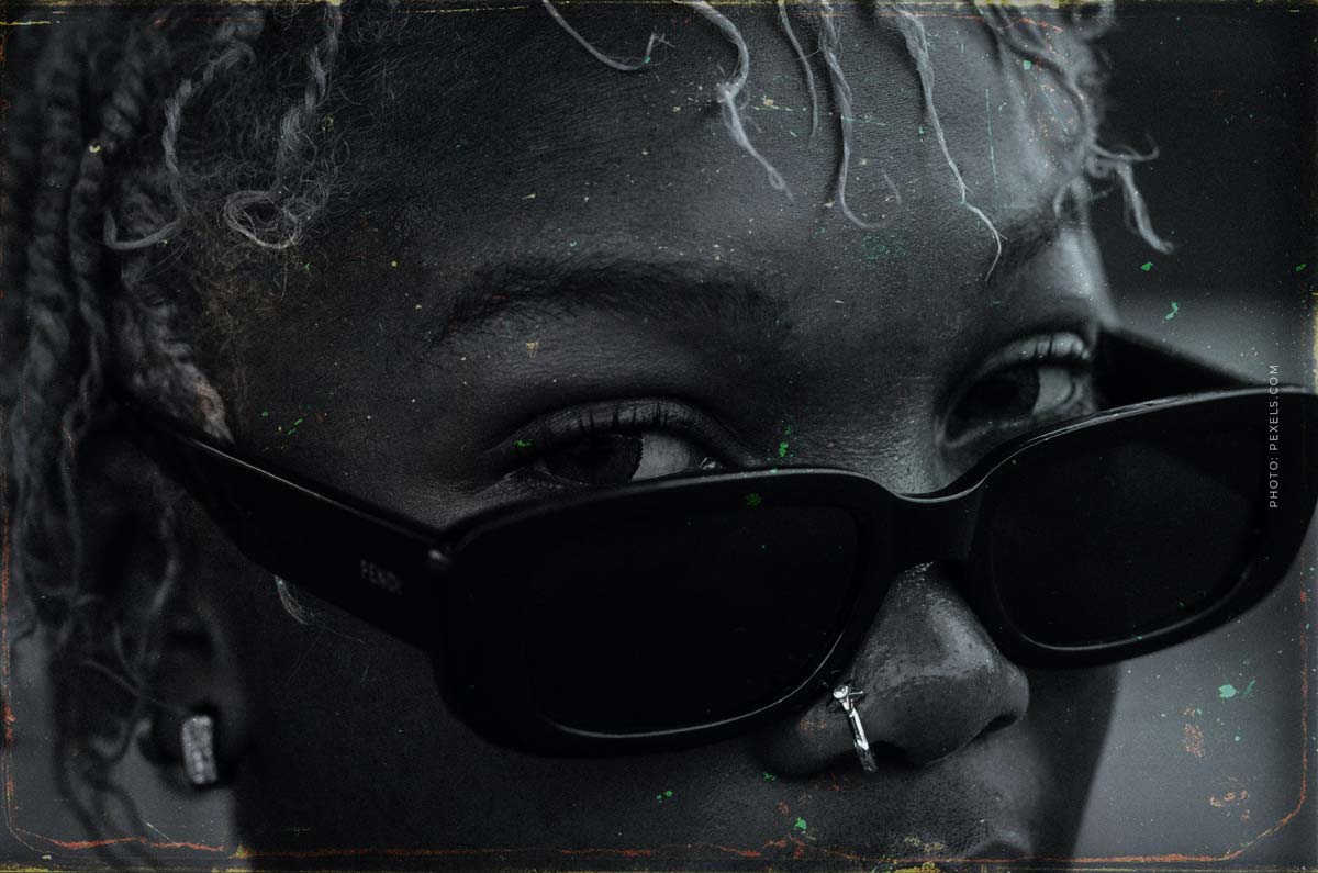 balenciaga-paris-fashion-week-summer-collection-2023-model-dark-black-mud-water-woods-sunglases