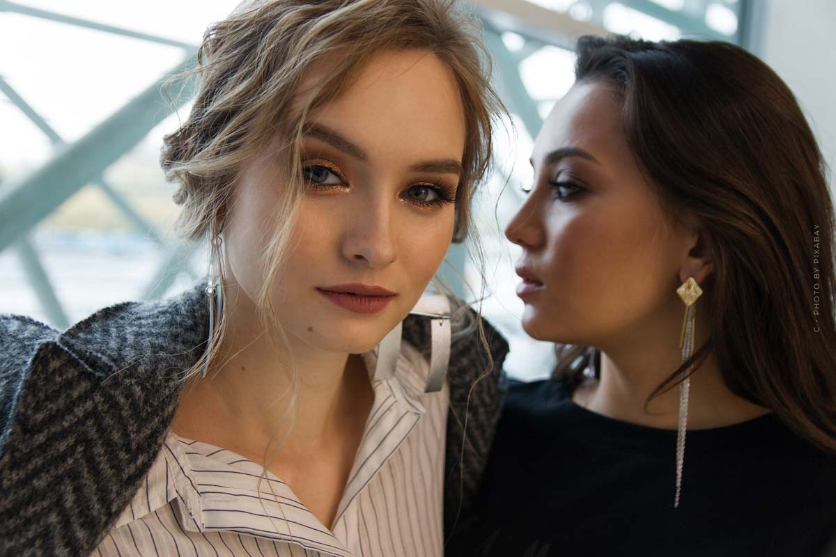 Bronzer: Natural Cosmetics, DIY & Bronzer Stick beauty guide-bronzer-naturkosmetik-blond-braun-fashion-models-make up