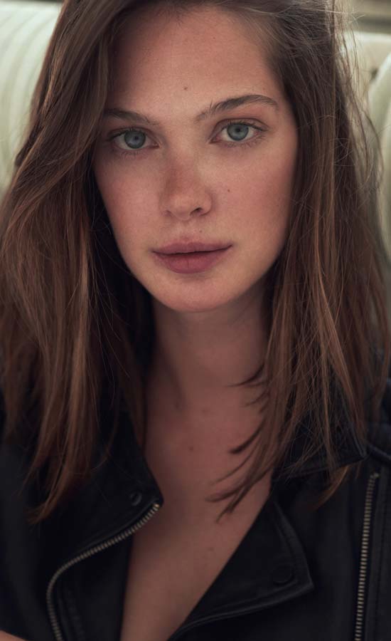 Justyna Wallner<br /><span class="model-data-overview">EU 178cm | US 5′ 10”</span>