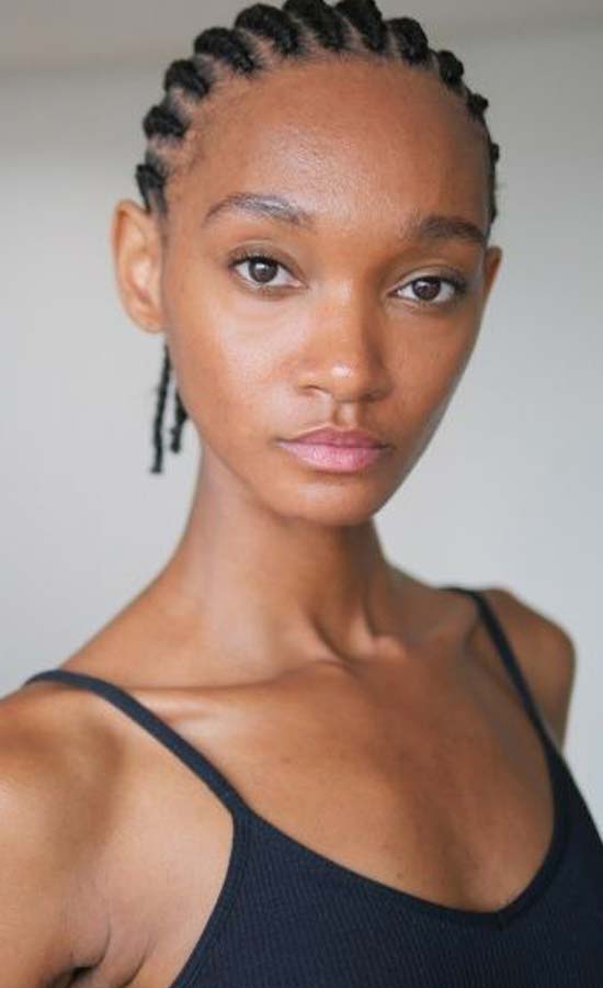 Lauryn Butler<br /><span class="model-data-overview">EU 178cm | US 5′ 10.5”</span>