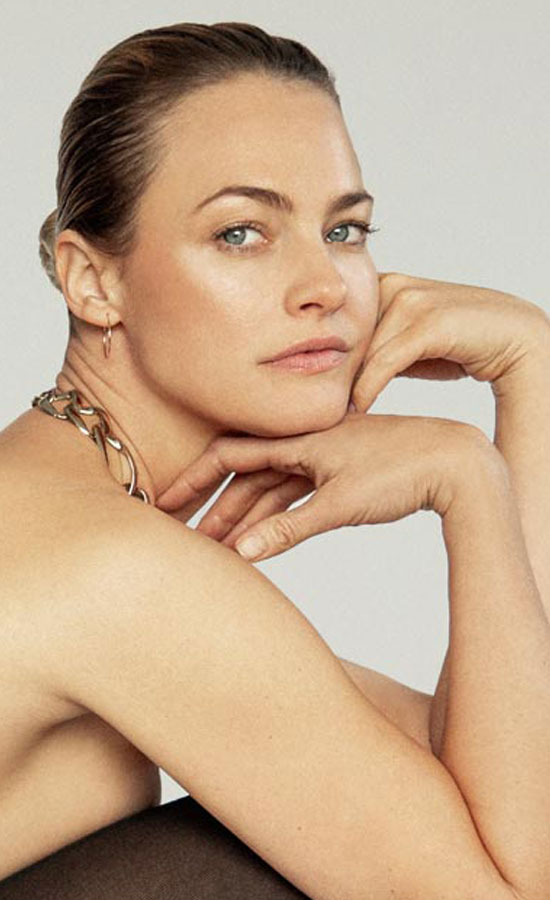 Leslie Palmer<br /><span class="model-data-overview">EU 174cm | US 5′ 8.5”</span>