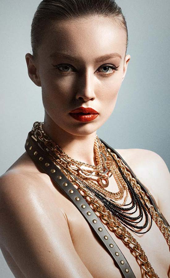 Wietske Bootsma<br /><span class="model-data-overview">EU 177cm | US 5′ 9.5”</span>