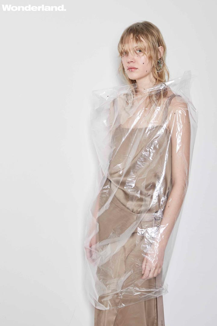 dieltta-blone-hair-model-modeling-wonderland-magazine-editorial-dress-white-wall