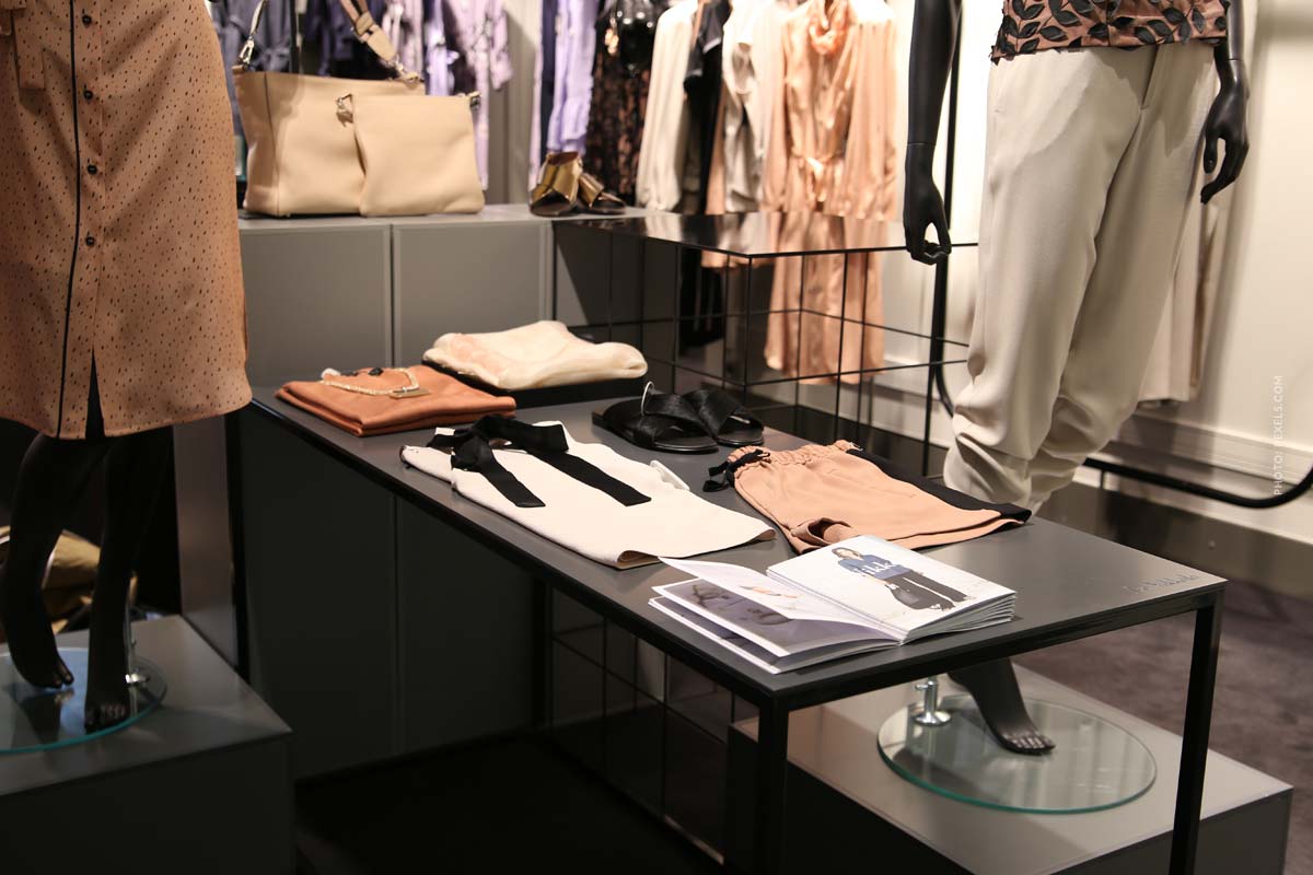 Hallhuber: brand, fashion for women & collections mode-marke-hallhuber-store-kleidung-edel-aufgeräumt