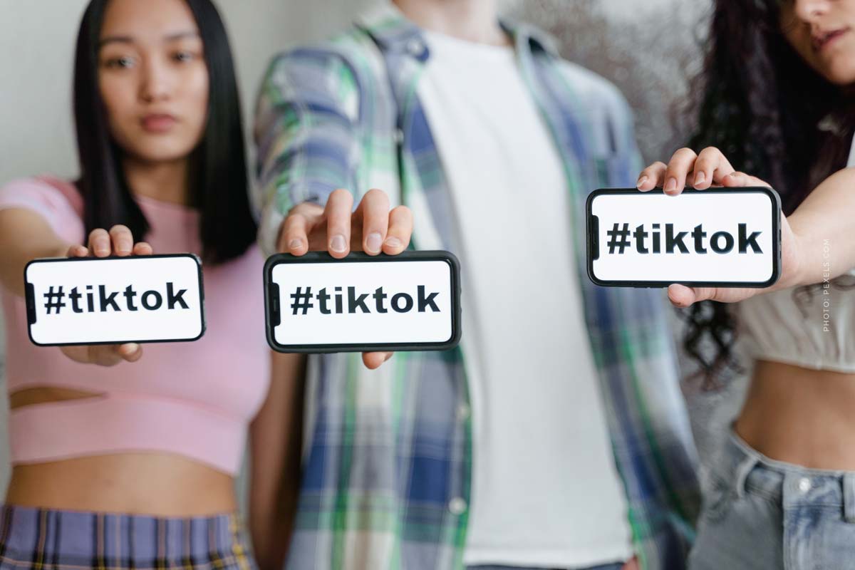 TikTok: 33 Ideas & Video Tips for Fashion Businesses tiktok-marketing-tips-by-expert-content-video-timing-day